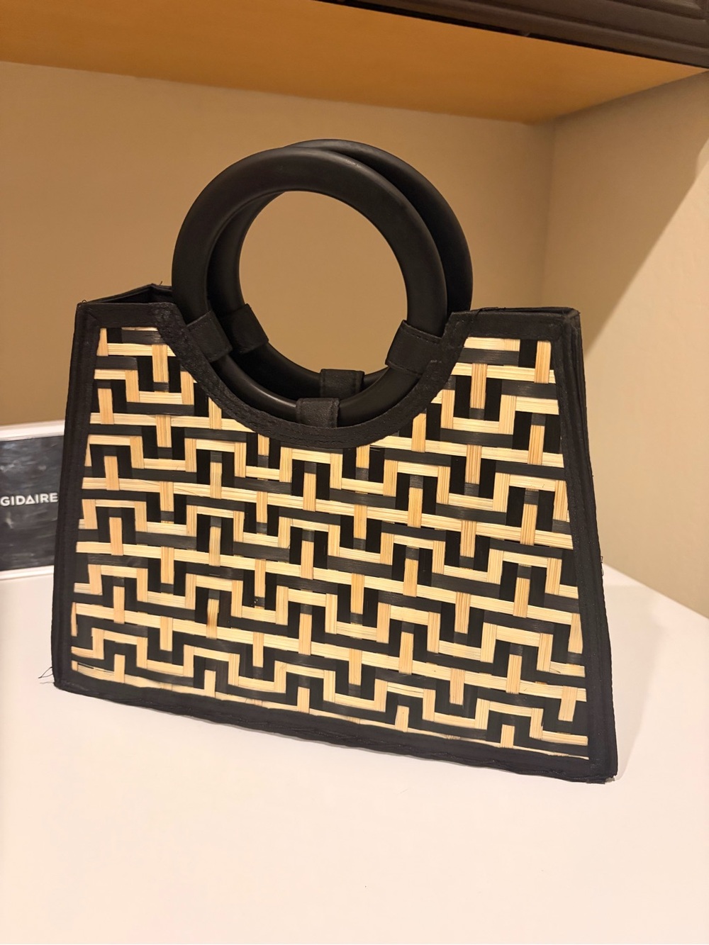 Black & Natural Woven Geometric Circle-Handle Tote 🐈⬛